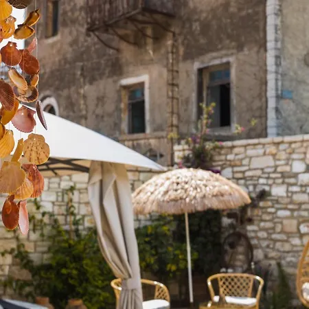 Porta Pansiyon Qeparo