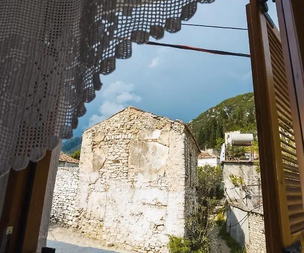 Porta Séjour chez l'habitant Qeparo